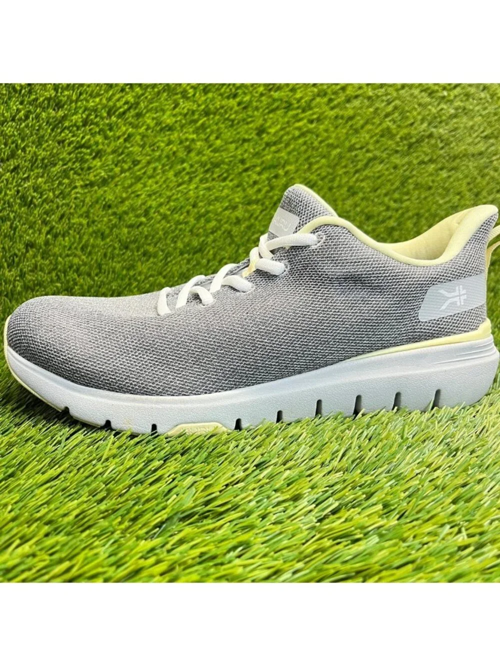Kuru Flex Via Womens Size 10D Gray White Athletic Running Walking Shoes Sneakers